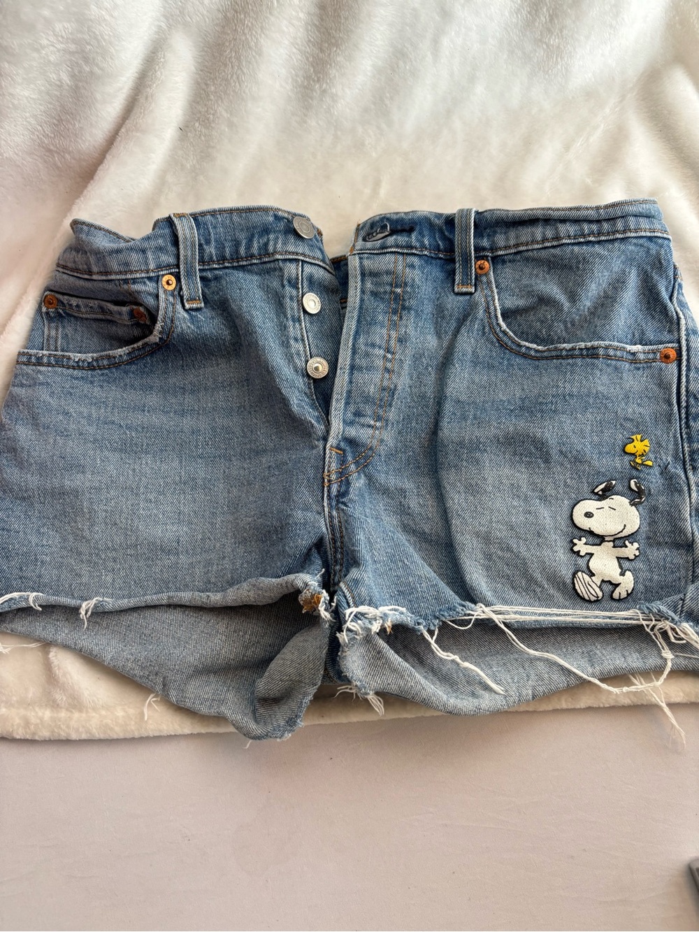Levi's 501 Super Rare Limited Edition Snoopy cutoffs Size 28